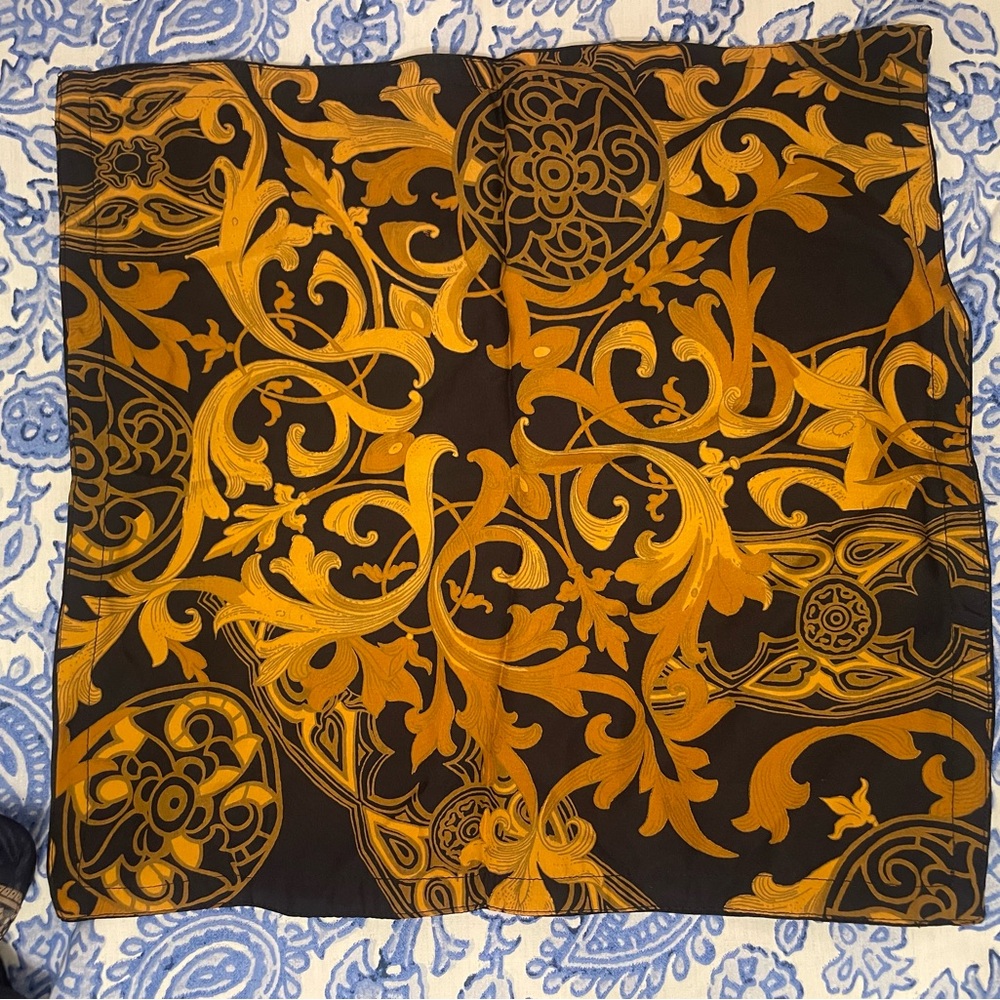 Elegant Black and Gold Patterned pocket square